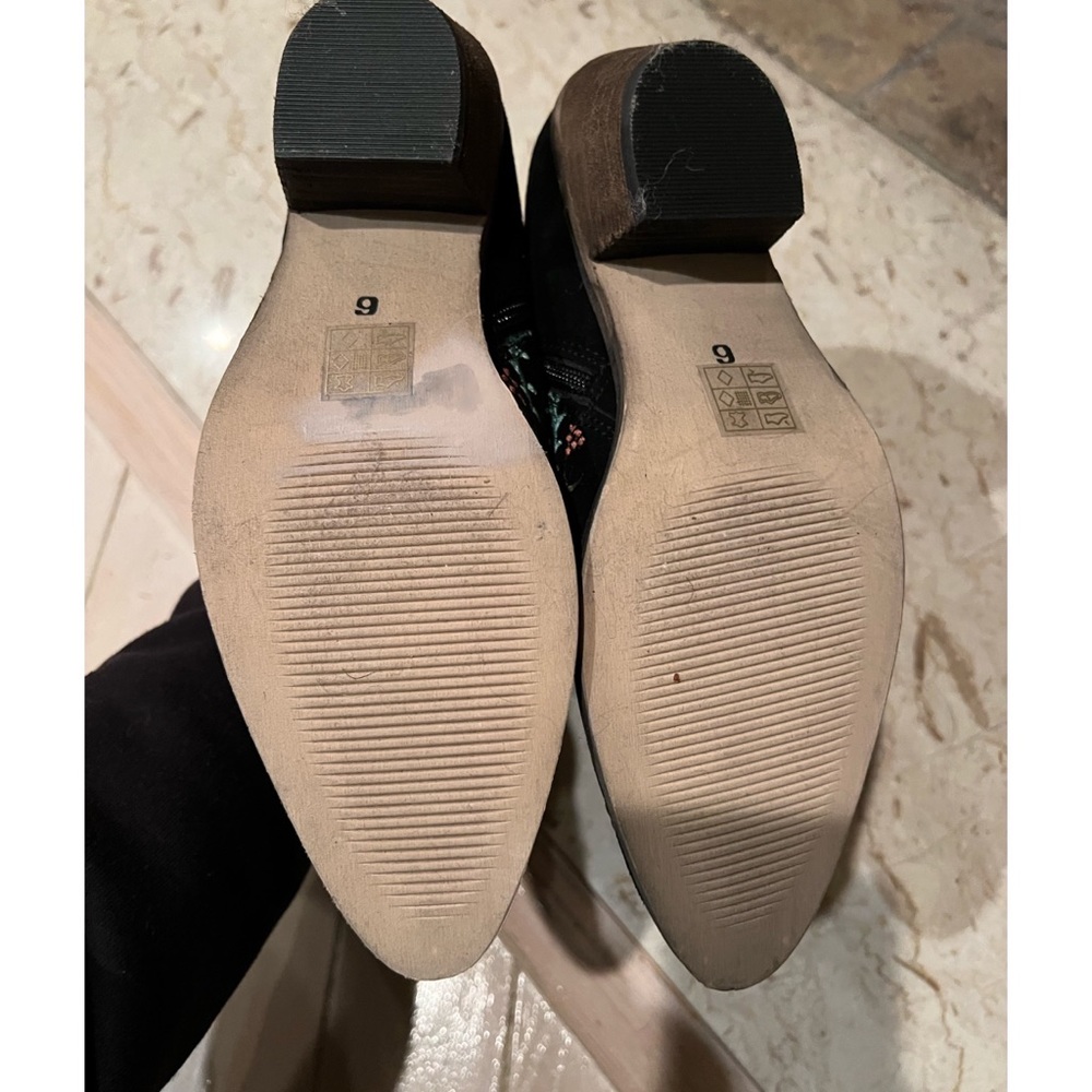 NWT Diba Petal Floral Embroidered Suede Booties - 6 - Picture 9 of 11